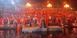 Maheshwar: Thousands of hands pulled the chariot in the morning, and the Kakad Aarti was performed at the Narmada Ghat in the evening.